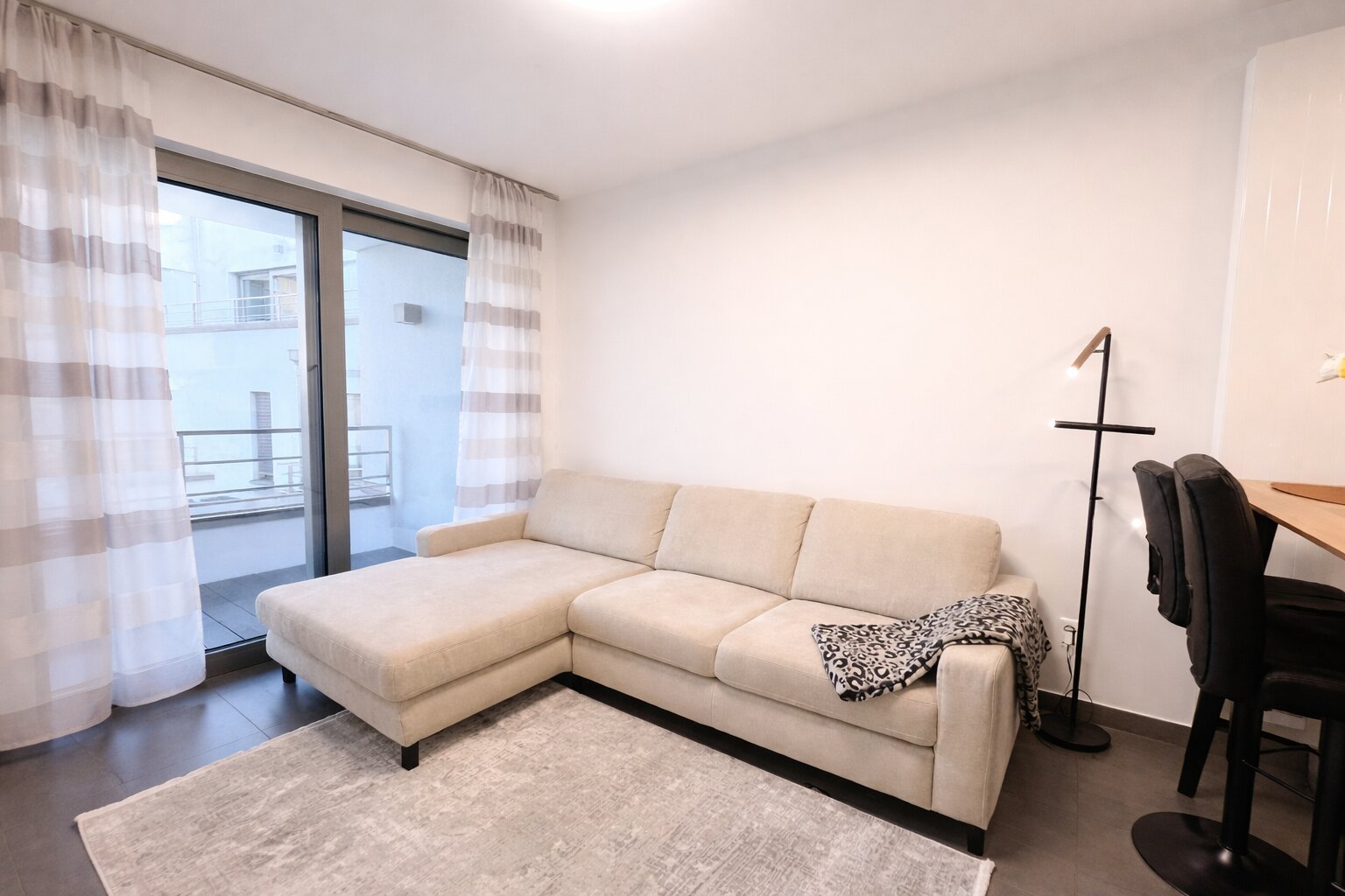 Coup de cœur à Merl : Superbe appartement 1 chambre “High Standing” entièrement meublé – Séjour
